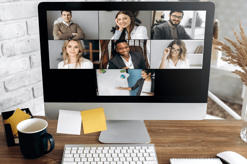 Online business lesson group showing on a computer